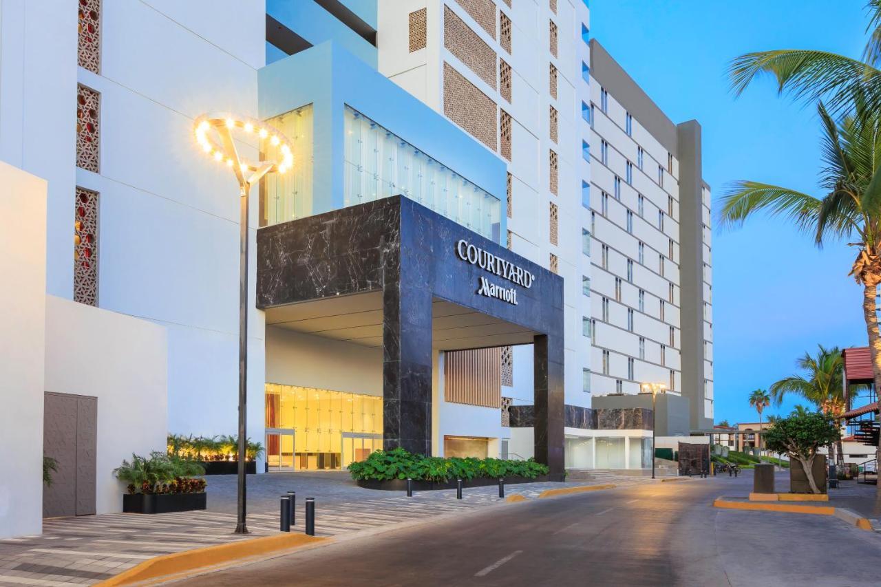 Courtyard By Marriott Mazatlan Beach Resort Exterior foto